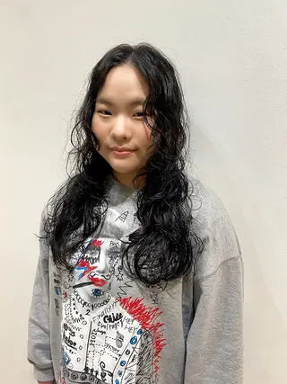 ロング パーマ ♡オシャ髪♡AI ✂️newi町田のヘアスタイル