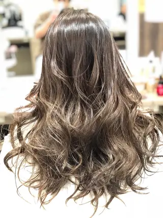 セミロング カラー パーマ 上村 将人のヘアスタイル