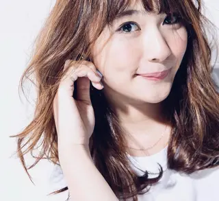 ミディアム 🌈似合わせカラー 🌈もりななこ🧡のヘアスタイル