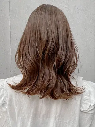 セミロング Agnos青山所属・鈴木 里奈のヘアスタイル