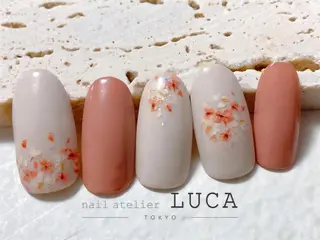 ネイル ネイルアトリエルカ スタッフのネイルデザイン