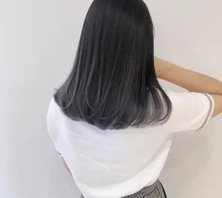 セミロング カラー iLi所属・iLi 《イリ》のヘアスタイル