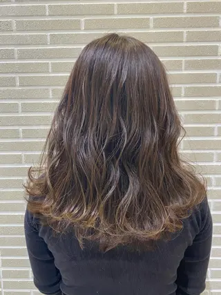 ミディアム 植田 菜月のヘアスタイル