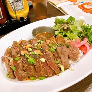 sharetrust 🐳AKEのネイルデザイン