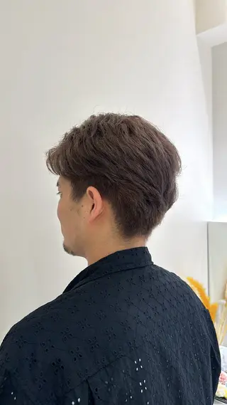 カラー メンズ タイトボブ個性派カラ ーAKANEのヘアスタイル
