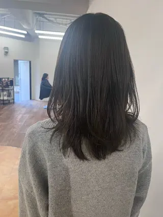 ミディアム 遠藤 乙夏のヘアスタイル