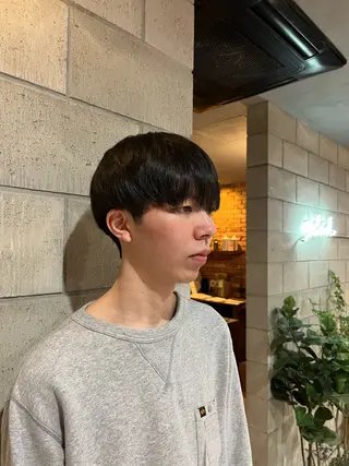 メンズ yuto /ブリーチ /艶カラー/縮毛矯正のヘアスタイル