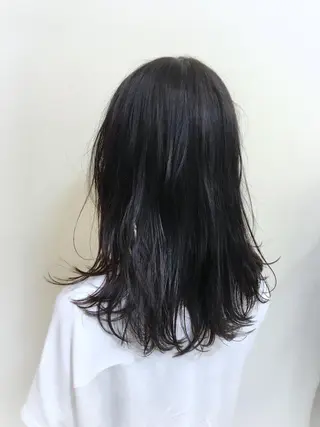 セミロング ケアブリーチ 坪井佑樹のヘアスタイル