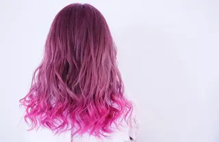 セミロング JUNS所属・派手髪 美容師JUNのヘアスタイル