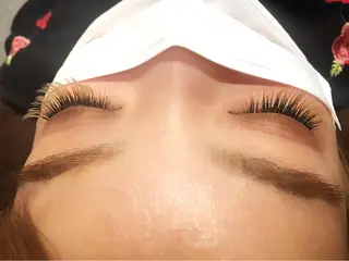 マツエク・マツパ due hair 京都駅前店 MILBON オージュア認定サロン【デューヘアー】所属・ハイトーンブリーチ 土坂 由志【京都】のヘアスタイル