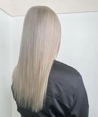 セミロング カラー GiseL アンリのヘアスタイル