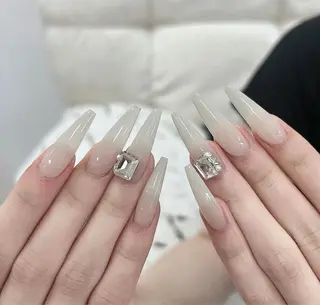 ネイル Yuna NAILSのネイルデザイン