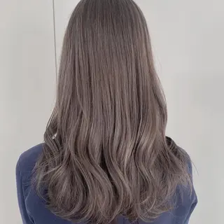 ロング カラー 透明感/グレージュ/ ミルクティー/ユウトのヘアスタイル