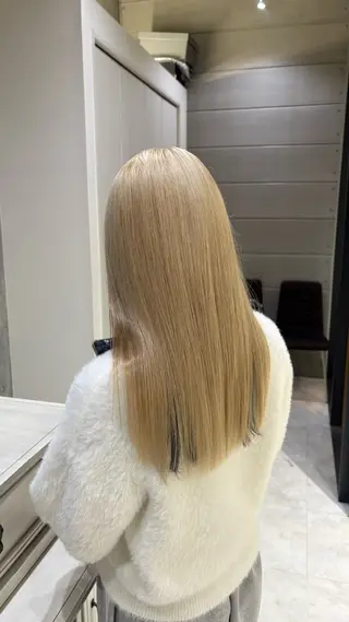 ロング カラー 𝐍𝐚𝐧𝐚{ 髪質改善/ハイトーンのヘアスタイル