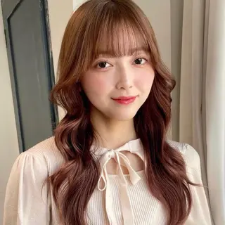 ロング カラー 岩戸優奈 束感まつげ ピンク/ベージュのヘアスタイル