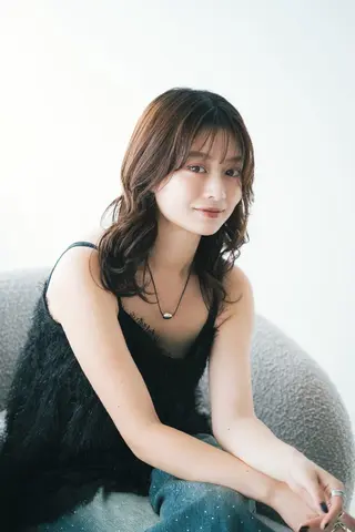 ロング 鈴木 舞音のヘアスタイル