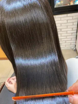 ロング 峯村 亜希のヘアスタイル