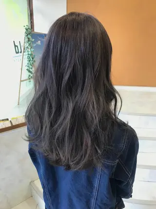 セミロング カラー 西 めぐみのヘアスタイル