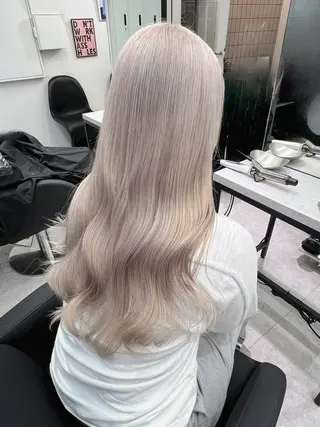 ロング カラー PELE所属・盛れる💖ミルクティ ー💍🎀yuiのヘアスタイル