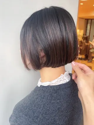 ショート morio from london所属・松岡彩華 ボブ /グレージュのヘアスタイル