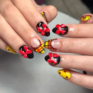 ネイル 🐈‍⬛ Minamiのネイルデザイン