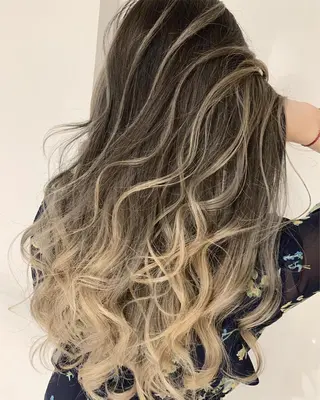 ロング カラー ヘアアレンジ 【公式】amble luxe池袋東口🩷のヘアスタイル