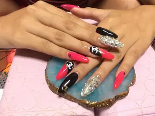 ネイル フラワー ムーンのネイルデザイン