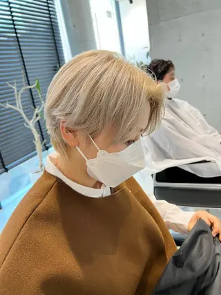 ショート カラー レイヤー/透明感 カラー🌿KANTAのヘアスタイル