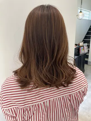 ミディアム 明石 歩樹のヘアスタイル