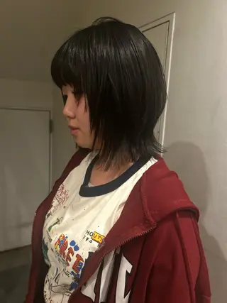 ミディアム hen所属・心斎橋/レイヤー/ ブリーチ/モエのヘアスタイル