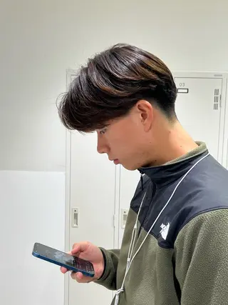 ショート カラー パーマ メンズ 【シャドウパーマ センターパート】義心のヘアスタイル