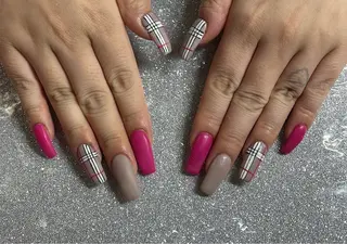 ネイル VIERU 🌈🎀💖のネイルデザイン