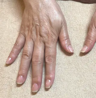 ネイル 自爪とネイルケア専門サロン　プリナチュール所属・吉岡 泉のネイルデザイン