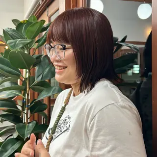 ショート カラー MUKU 市川 莉花のヘアスタイル