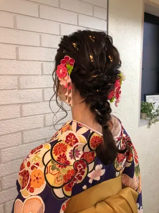 ヘアアレンジ 艶カラー🩵💛 NANAのヘアスタイル