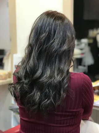 ロング カラー 渋谷宮益坂 omoのヘアスタイル