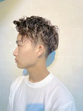 ミディアム 髪や目黒店所属・Kamiya's TOKYO 安孫子のヘアスタイル