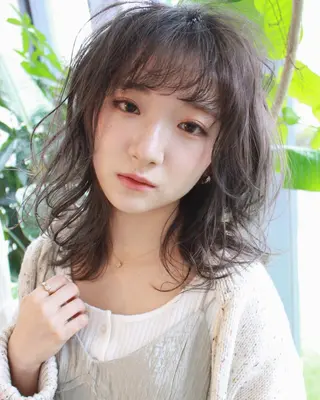 ミディアム 韓国風レイヤーカット 🇰🇷❕モカのヘアスタイル