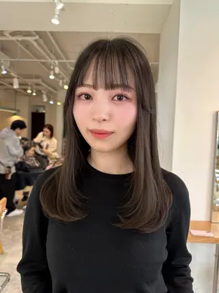 セミロング FILMS所属・MI HOのヘアスタイル