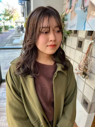 ミディアム カラー パーマ 松本 夏海のヘアスタイル