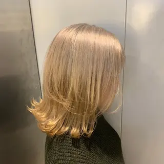 ミディアム カラー Beleza 渋谷所属・Kazusa/渋谷/ エクステ/ハイトーンのヘアスタイル
