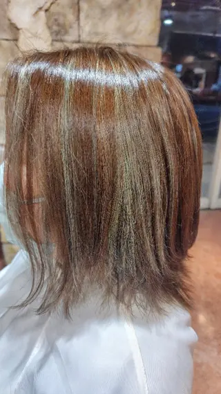 カラー ミディアム 梅原 瑞雪のヘアスタイル