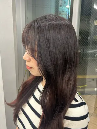 ロング IO イオリのヘアスタイル