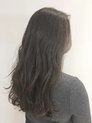 ロング 足立 磨咲のヘアスタイル