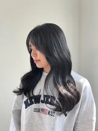 ミディアム カラー ヤナギウチ エリカのヘアスタイル