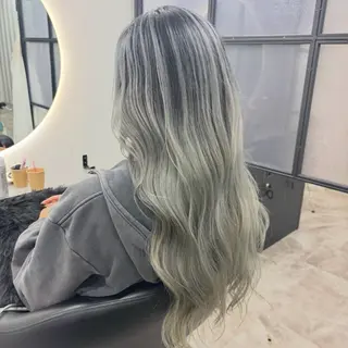 ロング カラー Ren. 🦋デザインカラーのヘアスタイル