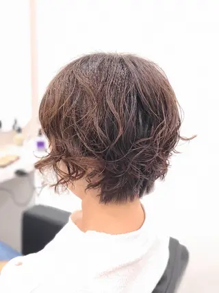 ショート パーマ 桐島 令奈のヘアスタイル