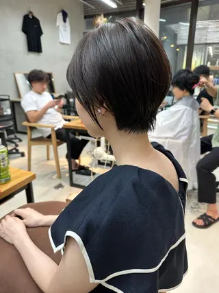 ショート カラー mee.urawa所属・似合わせショート×透 明感/やじまたかしのヘアスタイル