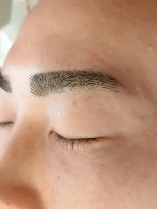 アイブロウ aim所属・H Mizukiのマツエク・マツパデザイン