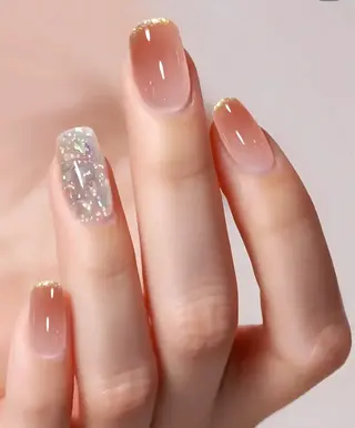 シン アモンのネイルデザイン